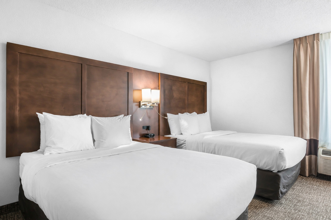 2 Queen Beds