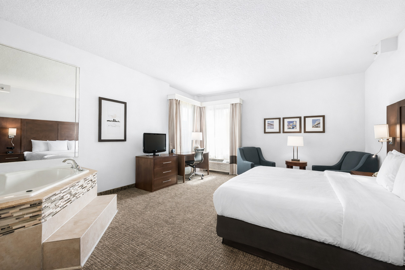 1 King Bed, 1 Room Suite, 2-Person Whirlpool